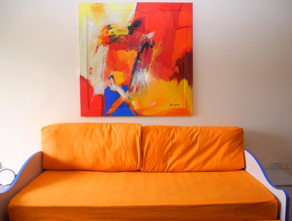Collemare Apartment เปซาโร ห้อง รูปภาพ