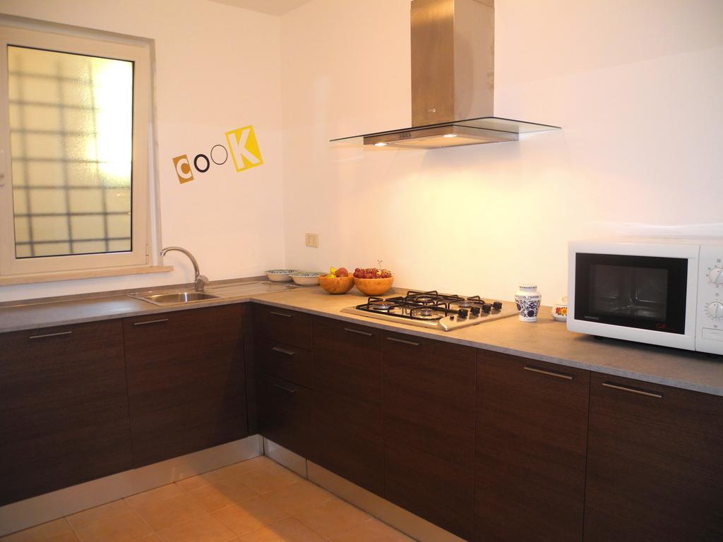 Collemare Apartment เปซาโร ภายนอก รูปภาพ