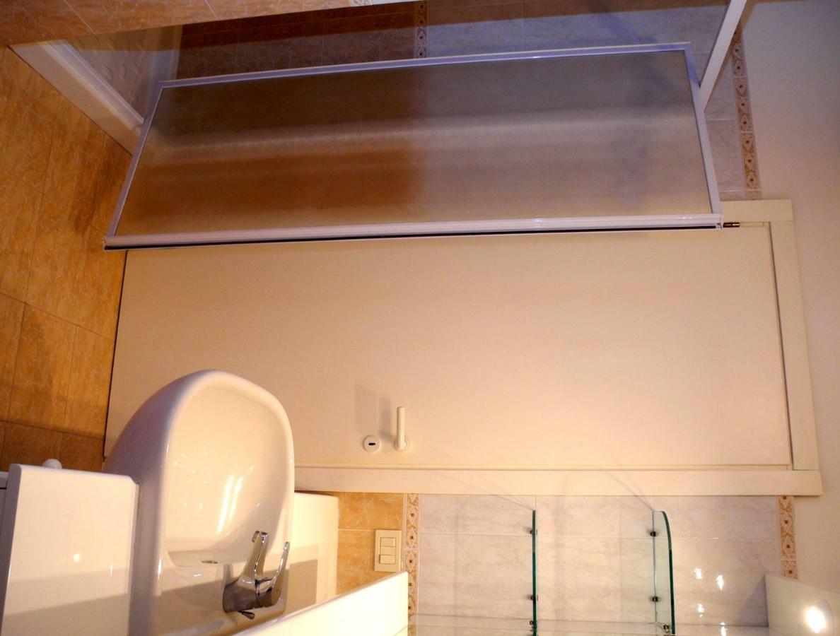 Collemare Apartment เปซาโร ภายนอก รูปภาพ